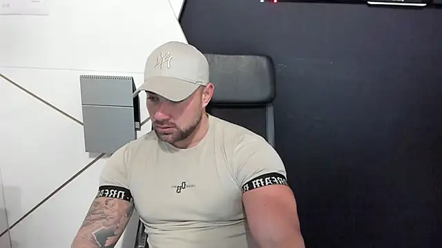 Snapshot of DuncanStone chatting on February 2025 05:05:01 AM DuncanStone online show from February 2025 05:05:01 AM