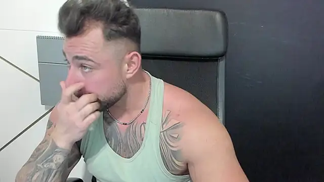 Snapshot of DuncanStone chatting on March 2025 05:00:02 AM DuncanStone online show from March 2025 05:00:02 AM