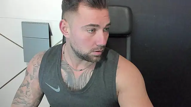 Snapshot of DuncanStone chatting on March 2025 08:02:01 AM DuncanStone online show from March 2025 08:02:01 AM