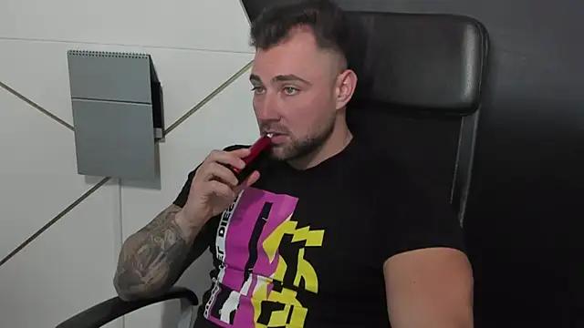 Snapshot of DuncanStone chatting on March 2025 09:07:02 AM DuncanStone online show from March 2025 09:07:02 AM