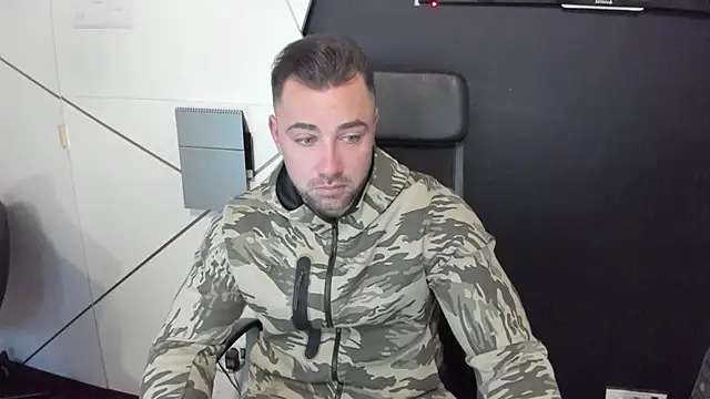 Snapshot of DuncanStone chatting on March 2025 05:07:01 AM DuncanStone online show from March 2025 05:07:01 AM