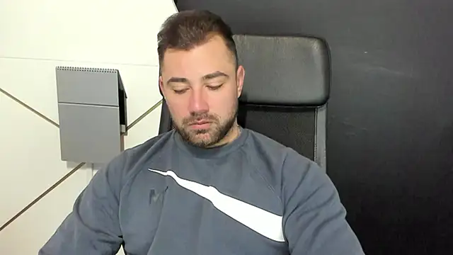 Snapshot of DuncanStone chatting on March 2025 04:52:01 AM DuncanStone online show from March 2025 04:52:01 AM