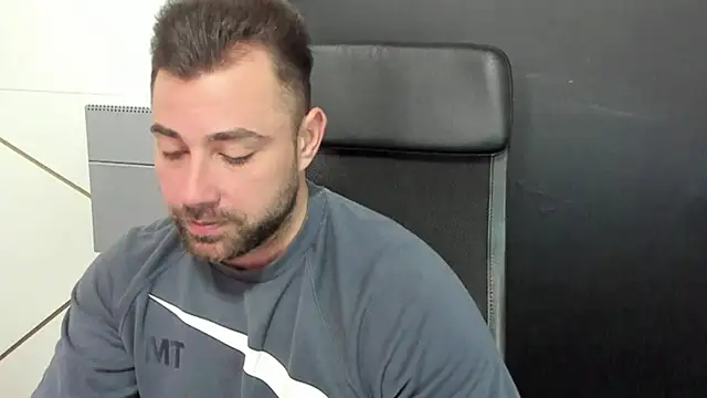 Snapshot of DuncanStone chatting on March 2025 07:59:01 AM DuncanStone online show from March 2025 07:59:01 AM