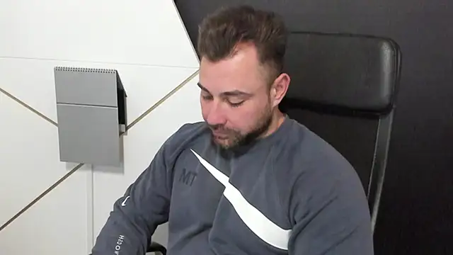 Snapshot of DuncanStone chatting on March 2025 02:11:02 PM DuncanStone online show from March 2025 02:11:02 PM