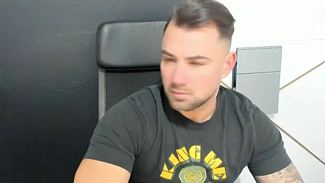 Snapshot of DuncanStone chatting on March 2025 05:13:02 AM DuncanStone online show from March 2025 05:13:02 AM