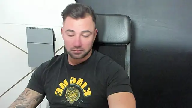 Snapshot of DuncanStone chatting on March 2025 08:20:02 AM DuncanStone online show from March 2025 08:20:02 AM