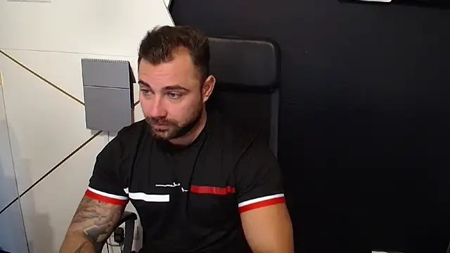 Snapshot of DuncanStone chatting on September 2025 05:29:01 AM DuncanStone online show from September 2025 05:29:01 AM