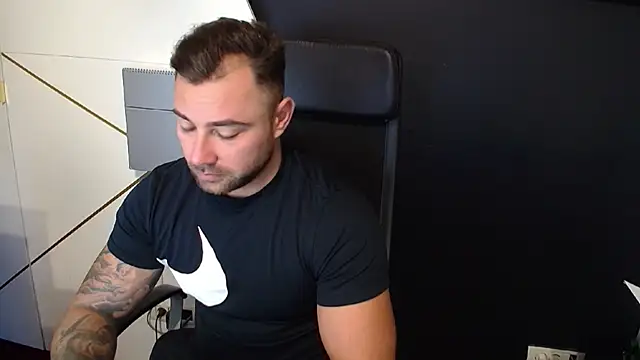 Snapshot of DuncanStone chatting on September 2025 04:24:01 AM DuncanStone online show from September 2025 04:24:01 AM