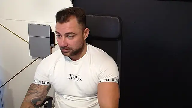 Snapshot of DuncanStone chatting on September 2025 05:31:01 AM DuncanStone online show from September 2025 05:31:01 AM