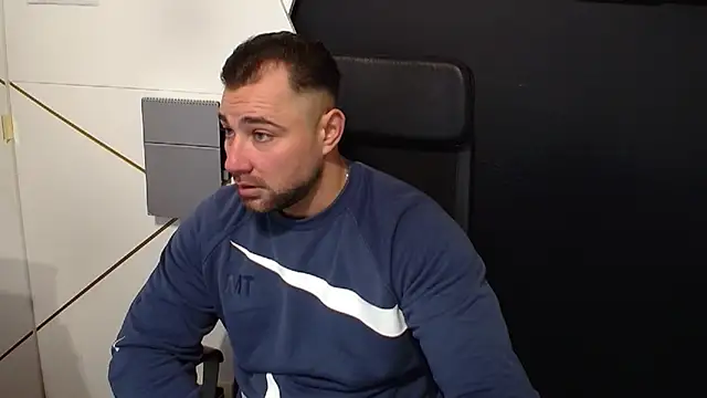 Snapshot of DuncanStone chatting on September 2025 04:27:02 AM DuncanStone online show from September 2025 04:27:02 AM