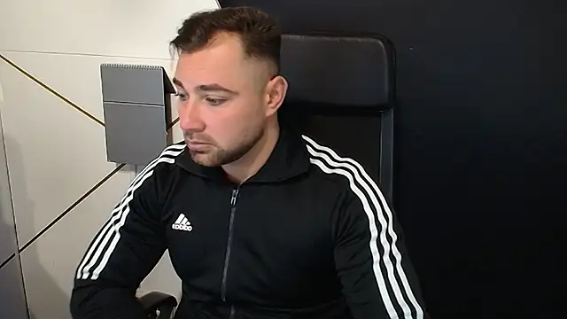 Snapshot of DuncanStone chatting on October 2025 04:57:02 AM DuncanStone online show from October 2025 04:57:02 AM