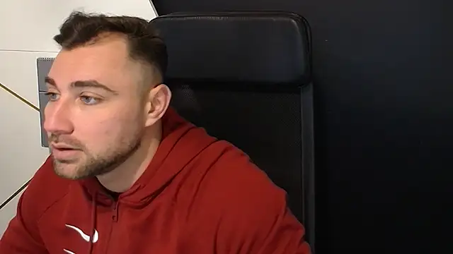 Snapshot of DuncanStone chatting on October 2025 05:42:02 AM DuncanStone online show from October 2025 05:42:02 AM