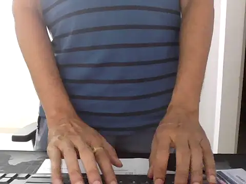 Snapshot of mrose8080 chatting on April 2026 06:21:02 PM mrose8080 online show from April 2026 06:21:02 PM