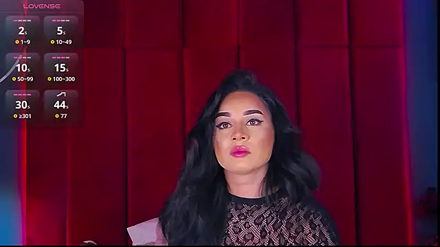 MadyLuxxx online show from November 2025 07:40:02 PM