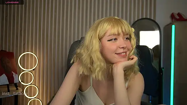 Snapshot of TataCoy chatting on February 2025 10:48:02 AM TataCoy online show from February 2025 10:48:02 AM