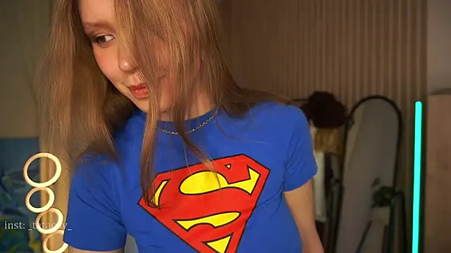 Snapshot of TataCoy chatting on March 2025 10:43:02 AM TataCoy online show from March 2025 10:43:02 AM