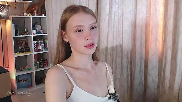 Snapshot of TataCoy chatting on September 2025 12:05:01 PM TataCoy online show from September 2025 12:05:01 PM