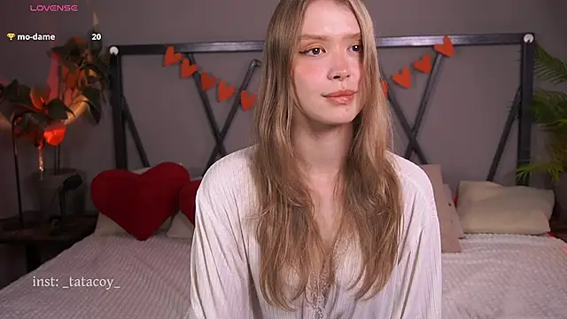 Snapshot of TataCoy chatting on September 2025 01:47:01 PM TataCoy online show from September 2025 01:47:01 PM