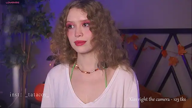 Snapshot of TataCoy chatting on November 2025 12:42:02 PM TataCoy online show from November 2025 12:42:02 PM