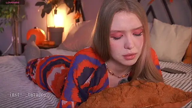 Snapshot of TataCoy chatting on November 2025 03:00:02 PM TataCoy online show from November 2025 03:00:02 PM