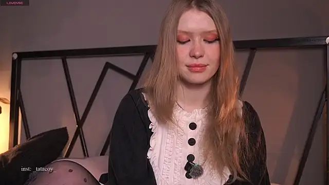 Snapshot of TataCoy chatting on January 2026 04:00:01 PM TataCoy online show from January 2026 04:00:01 PM