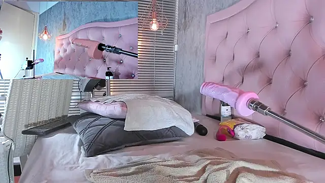 naomidibello online show from February 2025 10:37:01 PM