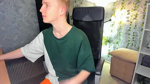 AlexxSweet online show from December 2024 10:49:01 AM