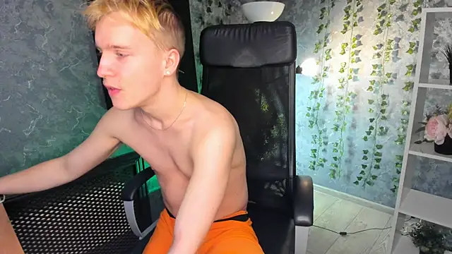 AlexxSweet online show from December 2024 10:28:01 AM