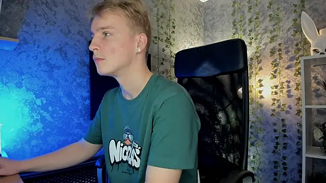 AlexxSweet online show from October 2025 06:45:01 AM