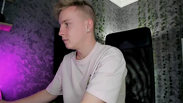 AlexxSweet online show from November 2025 06:59:02 AM