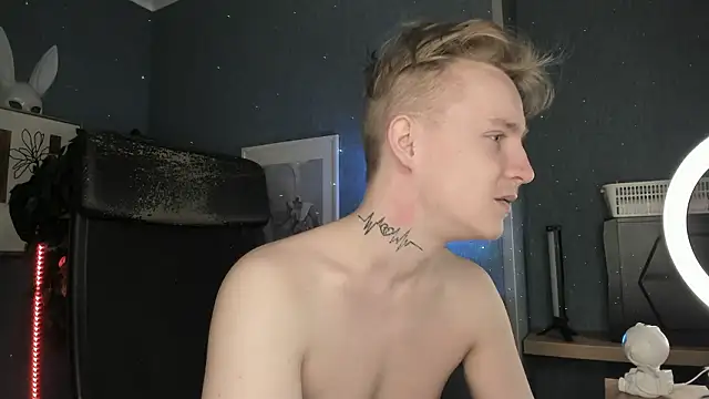 Snapshot of AlexxSweet chatting on March 2026 07:08:02 AM AlexxSweet online show from March 2026 07:08:02 AM