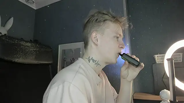 Snapshot of AlexxSweet chatting on April 2026 06:54:01 AM AlexxSweet online show from April 2026 06:54:01 AM