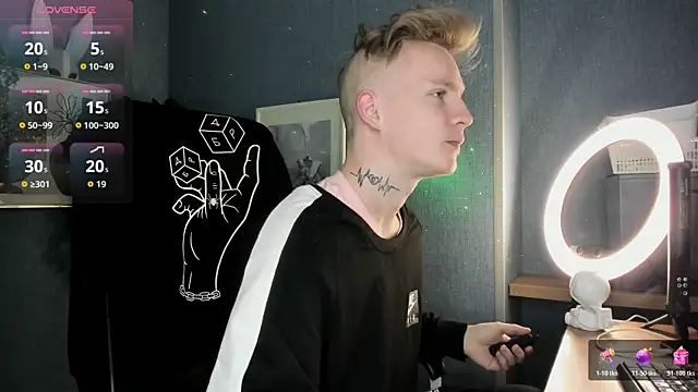 Snapshot of AlexxSweet chatting on April 2026 06:24:01 AM AlexxSweet online show from April 2026 06:24:01 AM