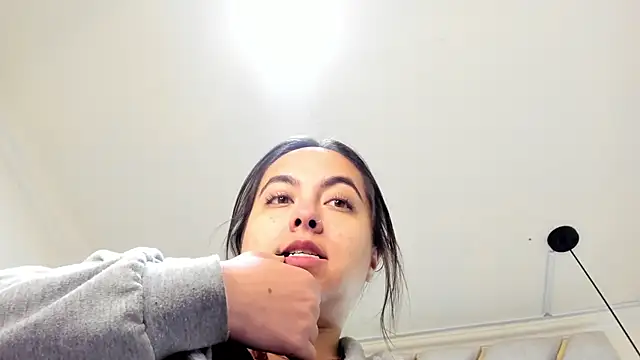 nalalye cruzz  online show from March 2025 02:43:01 AM