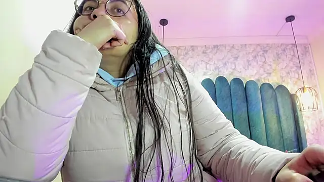 nalalye cruzz  online show from September 2025 02:00:01 AM