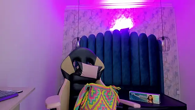 nalalye cruzz  online show from January 2026 03:00:02 AM