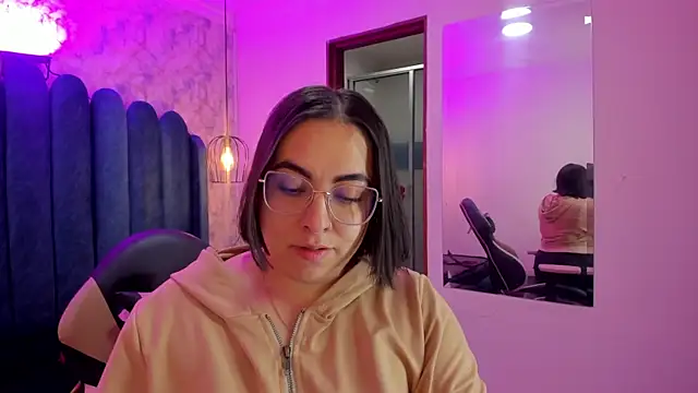 nalalye cruzz  online show from April 2026 02:22:02 AM