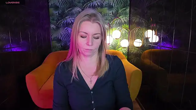 Annie Light online show from December 2024 08:55:02 AM