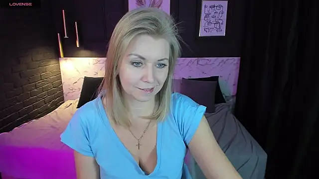 Annie Light online show from January 2025 09:06:02 AM