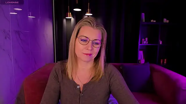 Annie Light online show from March 2025 05:44:02 AM