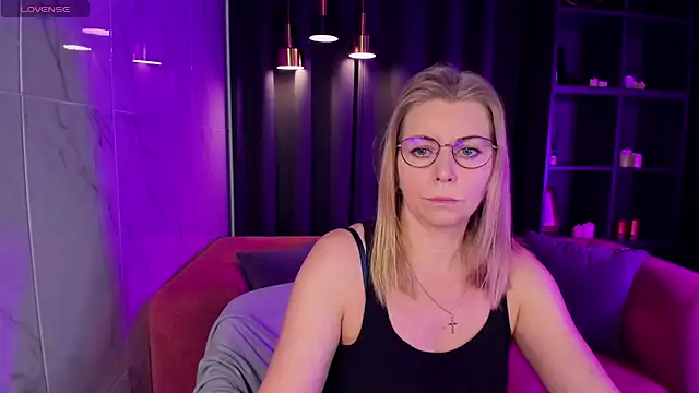 Annie Light online show from March 2025 05:38:01 AM