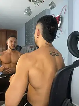 ARON TAYLER01 online show from December 2024 04:11:01 PM