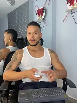 ARON TAYLER01 online show from December 2024 03:58:01 PM