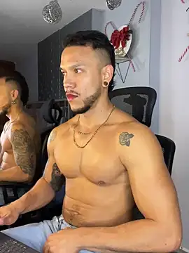 ARON TAYLER01 online show from December 2024 12:45:02 PM