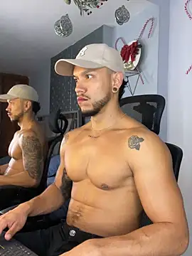 ARON TAYLER01 online show from December 2024 01:17:02 PM