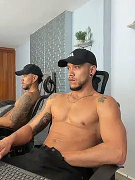 ARON TAYLER01 online show from January 2025 04:10:01 PM