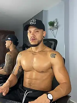 ARON TAYLER01 online show from February 2025 12:35:02 PM