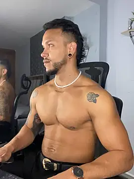 ARON TAYLER01 online show from March 2025 12:42:02 PM