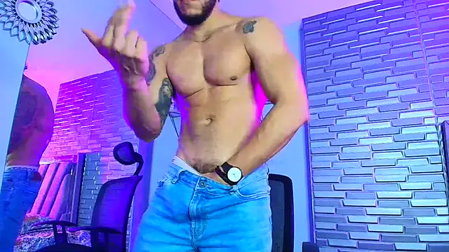 ARON TAYLER01 online show from March 2026 10:06:01 AM