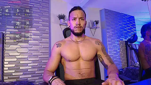 ARON TAYLER01 online show from March 2026 10:18:02 AM